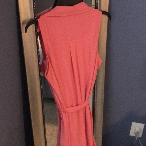 Express sleeveless, belted dress in coral👗 - Picture 6 of 10